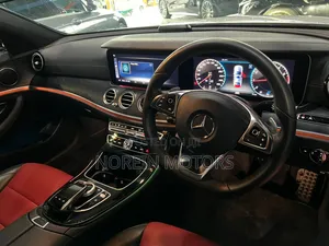 Mercedes-Benz E200 2018 Off white