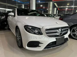 Mercedes-Benz E200 2018 Off white