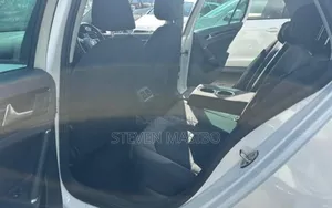 Volkswagen Golf 2018 White