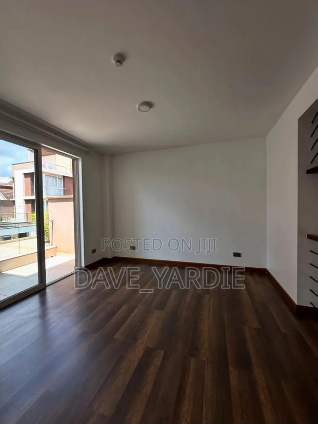 4bdrm Maisonette in Lavington for sale - thumbnail 13