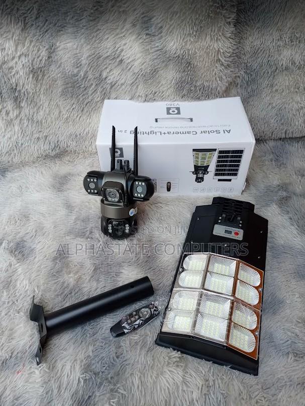 4g Solar Powered Streetlight With Built-in CCTV Camera Security System - main view