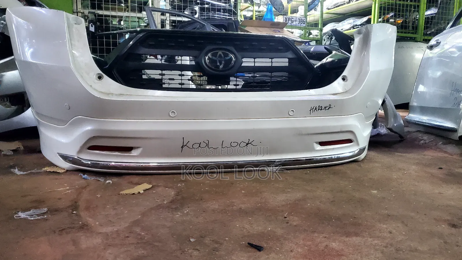 2016/18 Toyota Harrier Kitted Rear Bumper