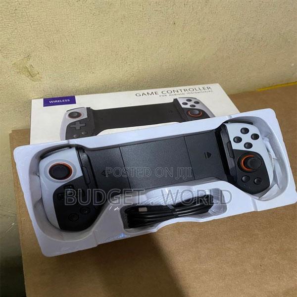 Rechargeable Bluetooth Game Controller for Smartphones: – Wireless - main view