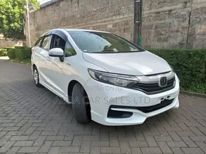 Honda Fit Shuttle 2018 White