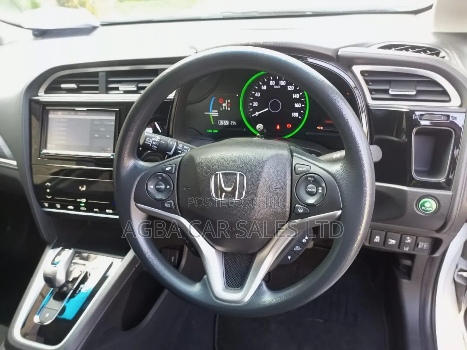 Honda Fit Shuttle 2018 White