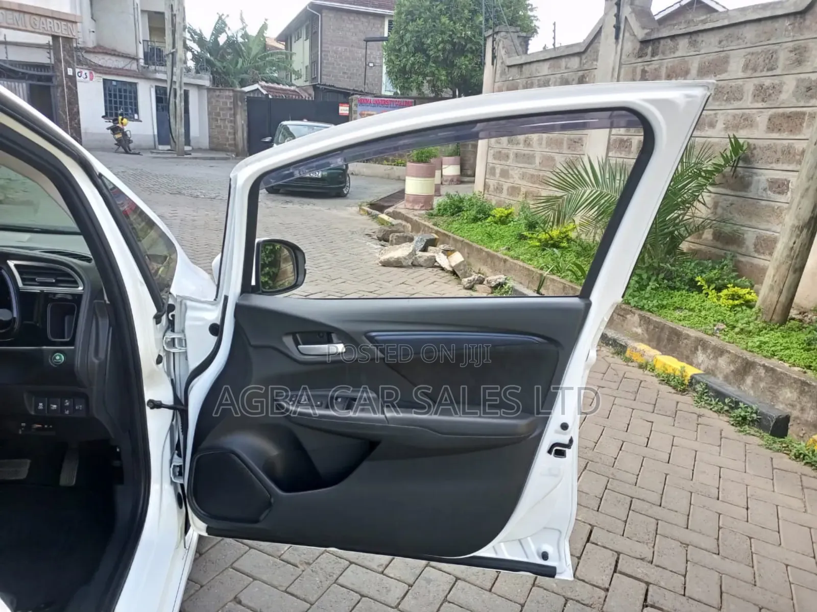 Honda Fit Shuttle 2018 White