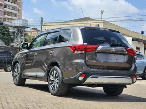 Mitsubishi Outlander 2019 Brown