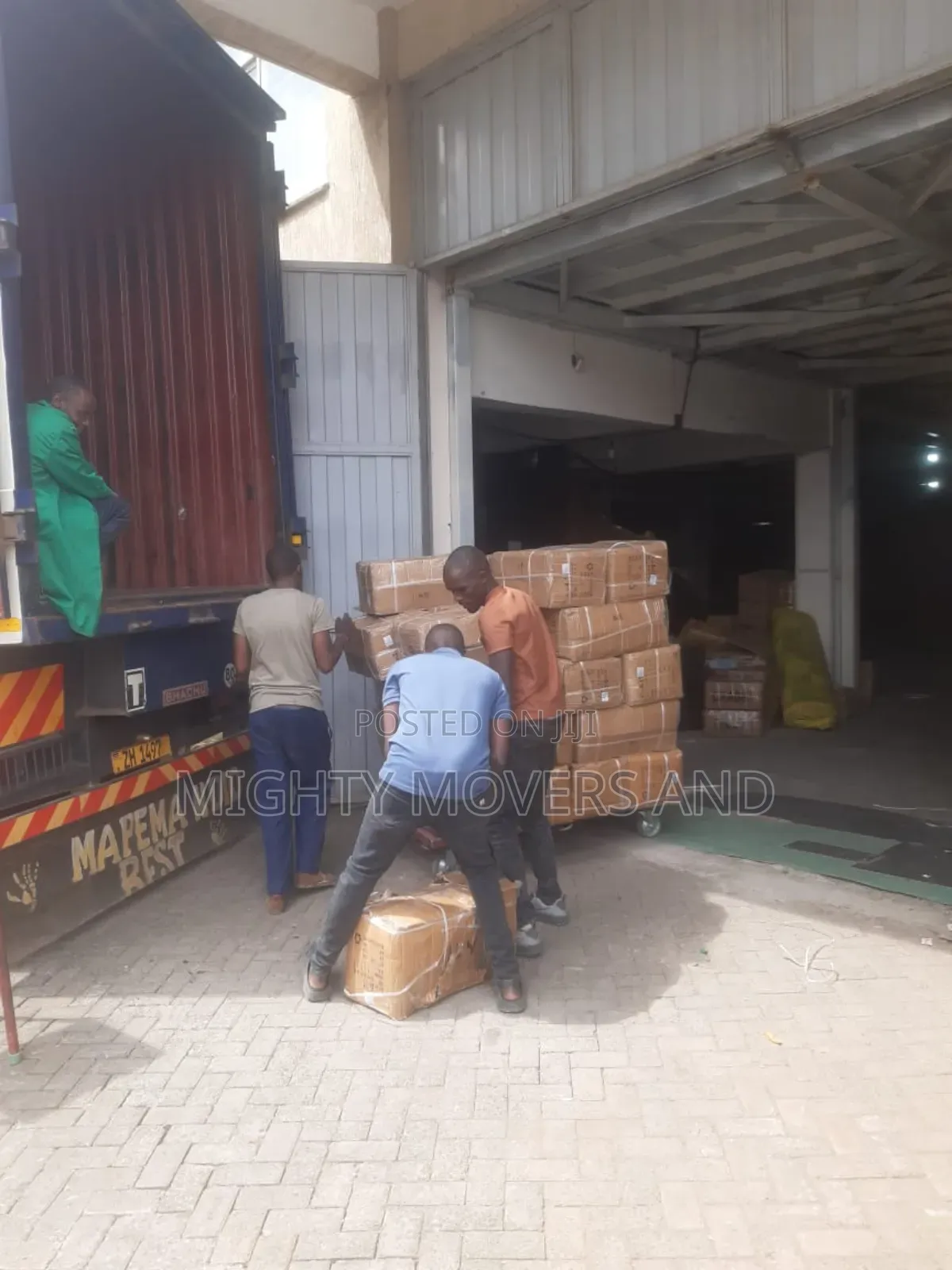 Trailers for Jobs and Cargo Delivery Are Readily Accessible