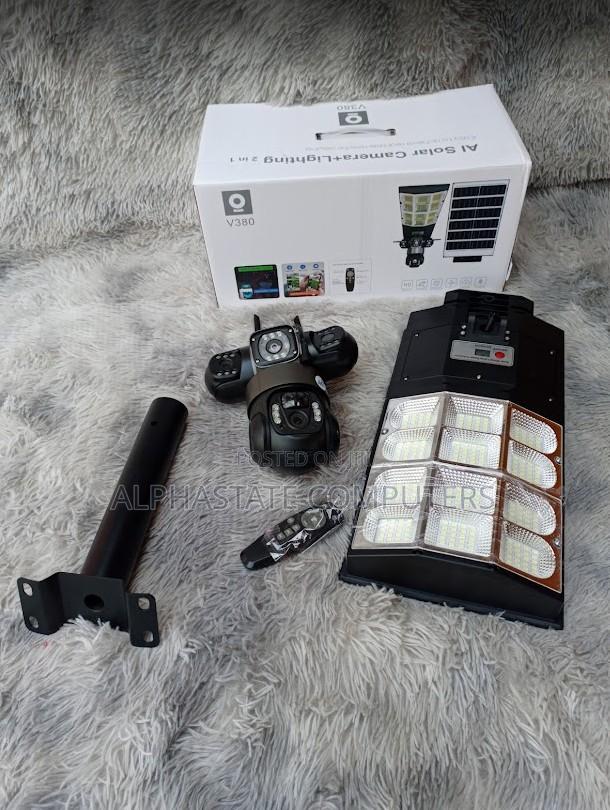 4g Solar Powered Security Light With Built-in CCTV Camera for Outdoor - main view