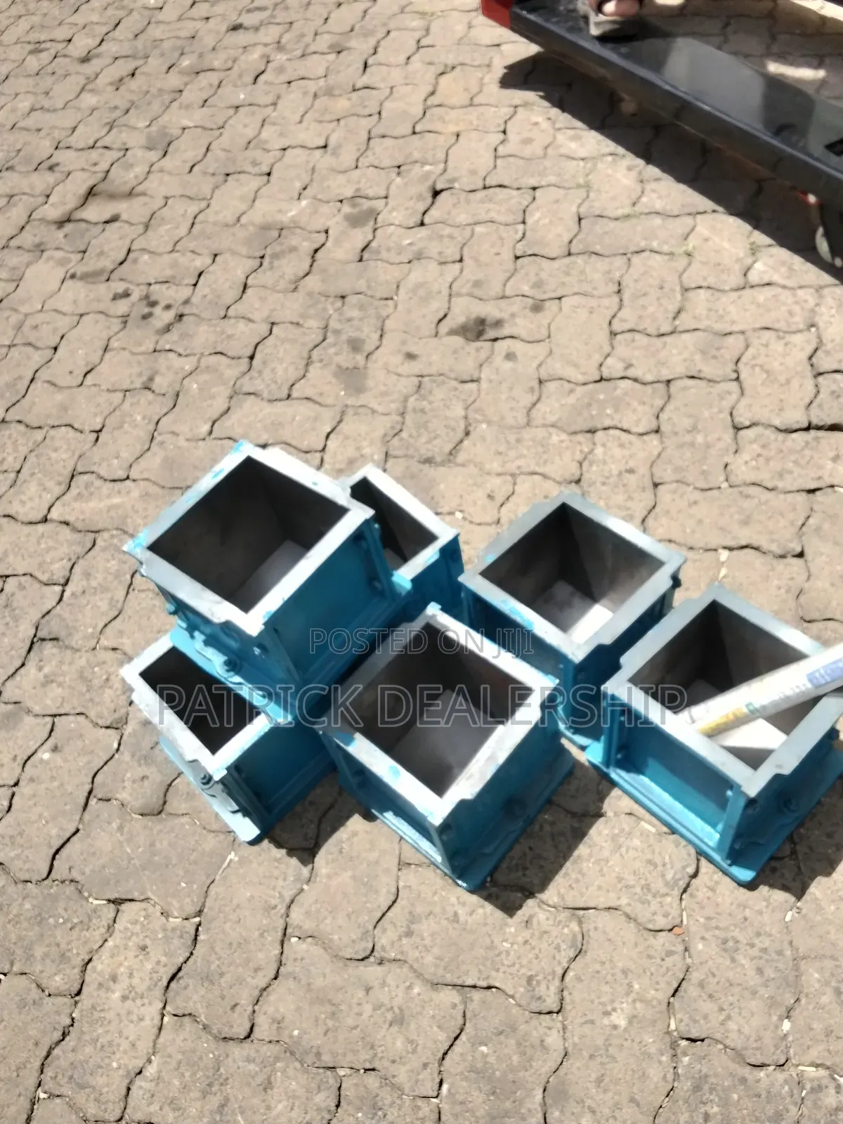 Cast Iron Concrete Cube