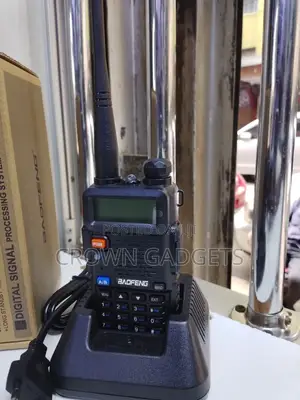 Baofeng Uv-5r Portable Walkie-Talkie Fm Radio