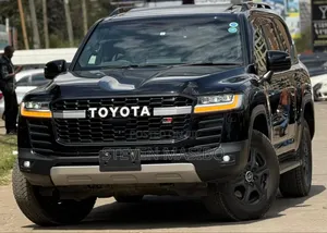 Toyota Land Cruiser LC300 2023 Black