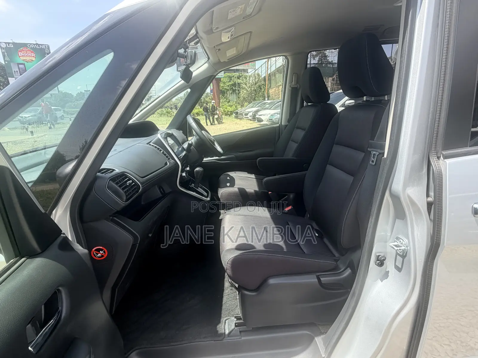 Nissan Serena 2018 Silver