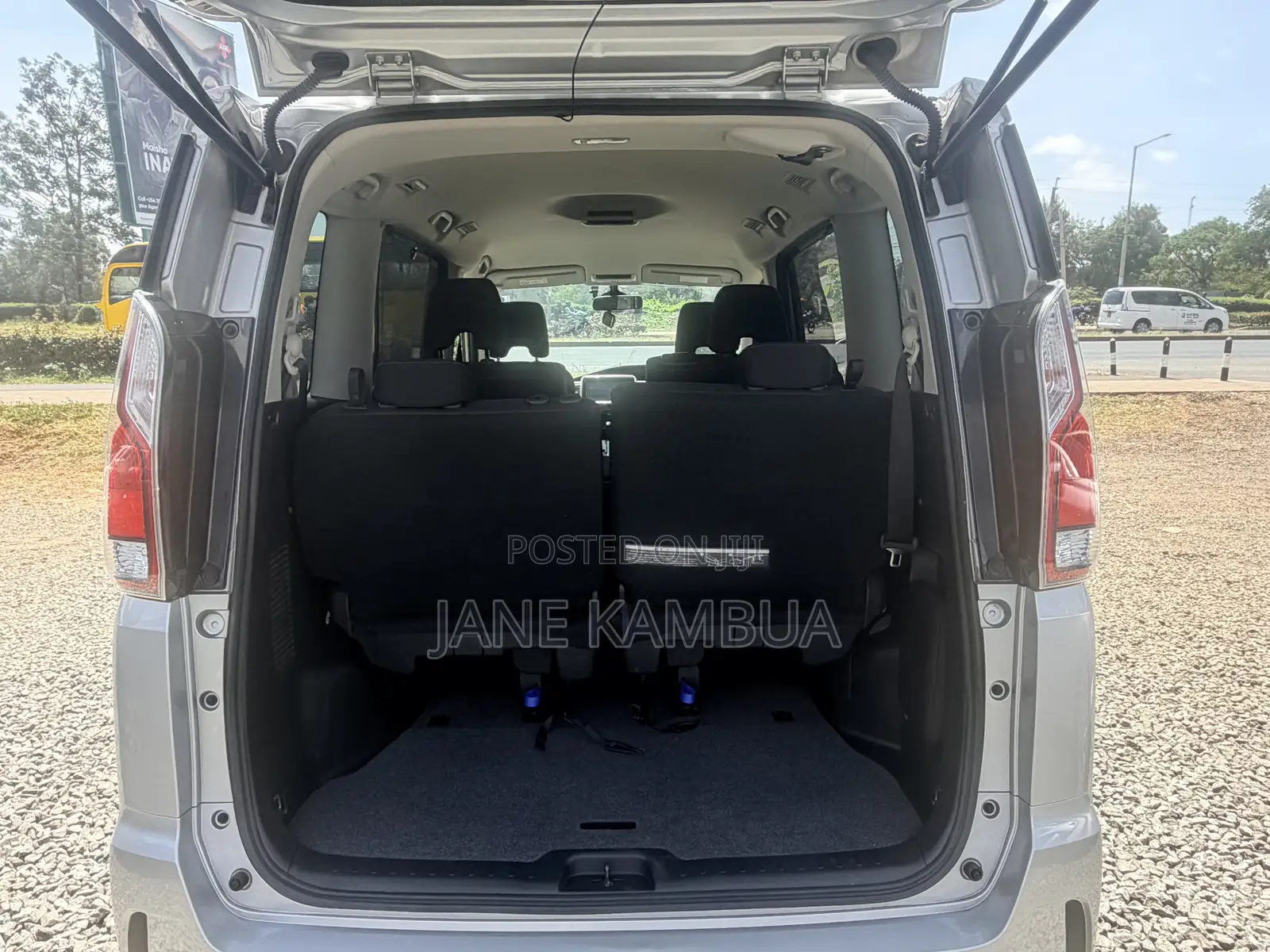 Nissan Serena 2018 Silver