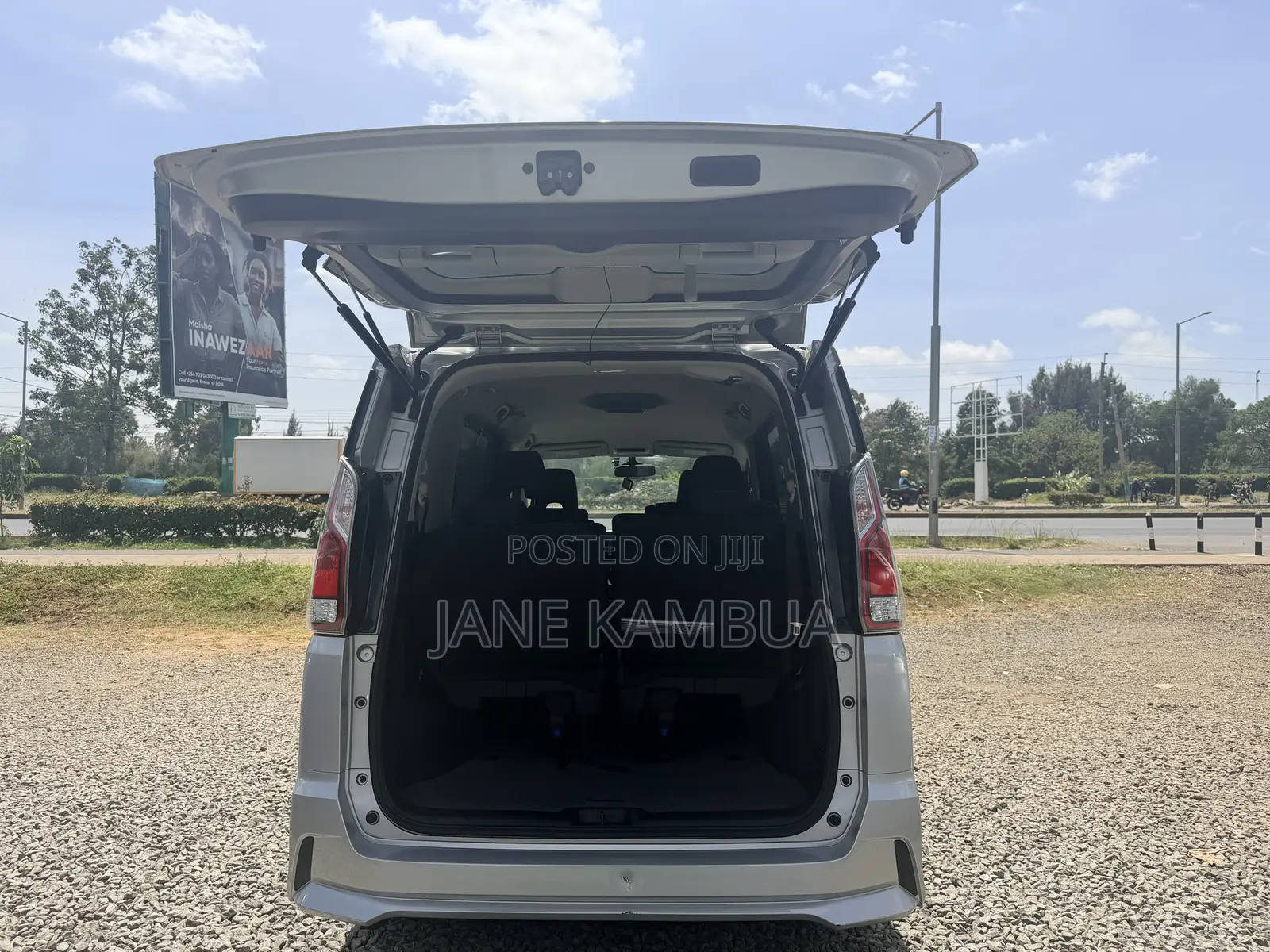 Nissan Serena 2018 Silver
