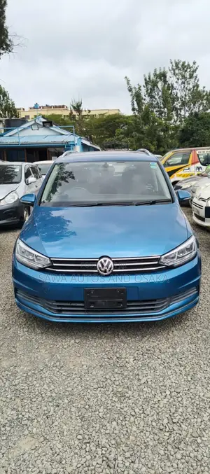 Volkswagen Touran 2018 Blue