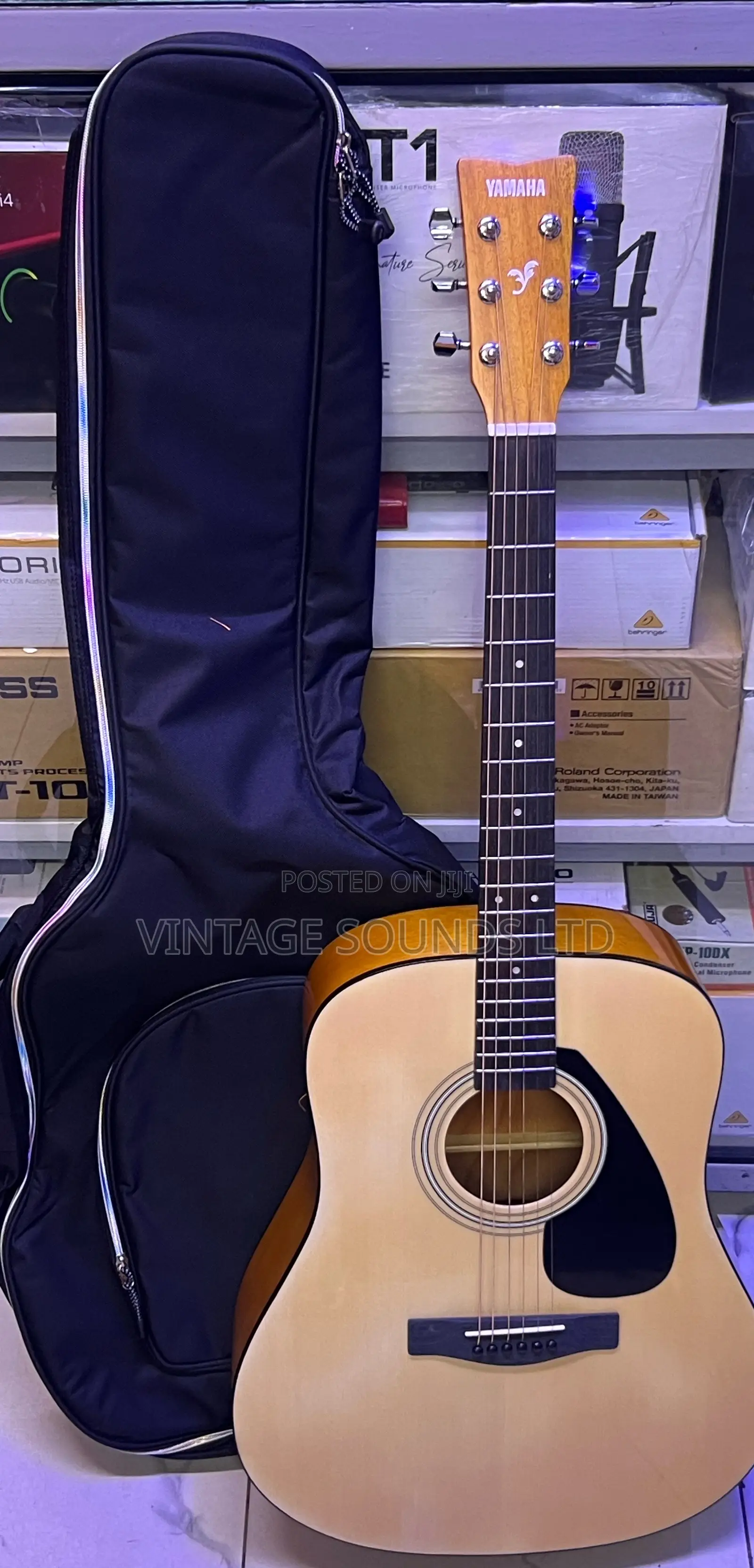 Full Size Round Body 41” Yamaha Acoustic Box Guitar + Gig Bag