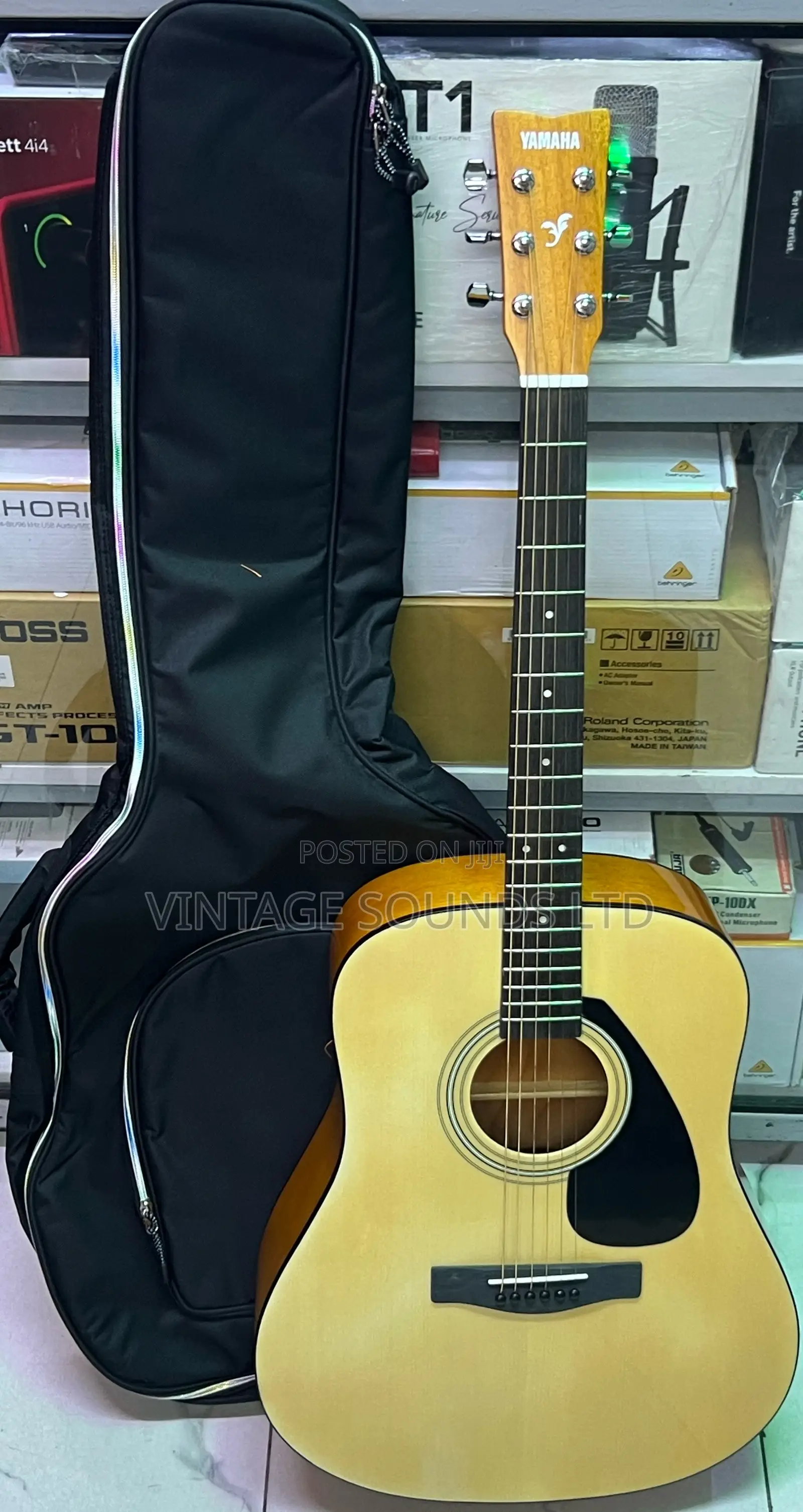 Full Size Round Body 41” Yamaha Acoustic Box Guitar + Gig Bag