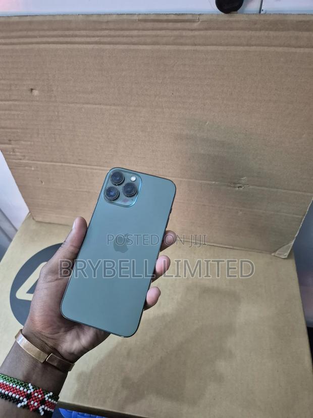 Apple iPhone 13 Pro Max 256 GB Green - main view