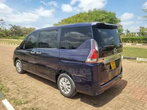 Nissan Serena 2017 Blue