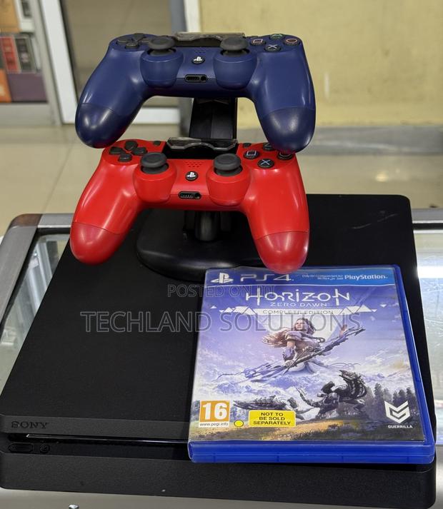 Best Condition Ex Uk Ps4 Slim+2 Pads + Charging Dock - main view