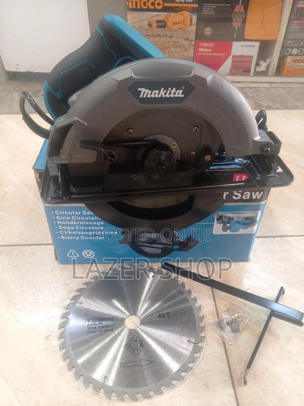 9" Electric Makita Circular Saw