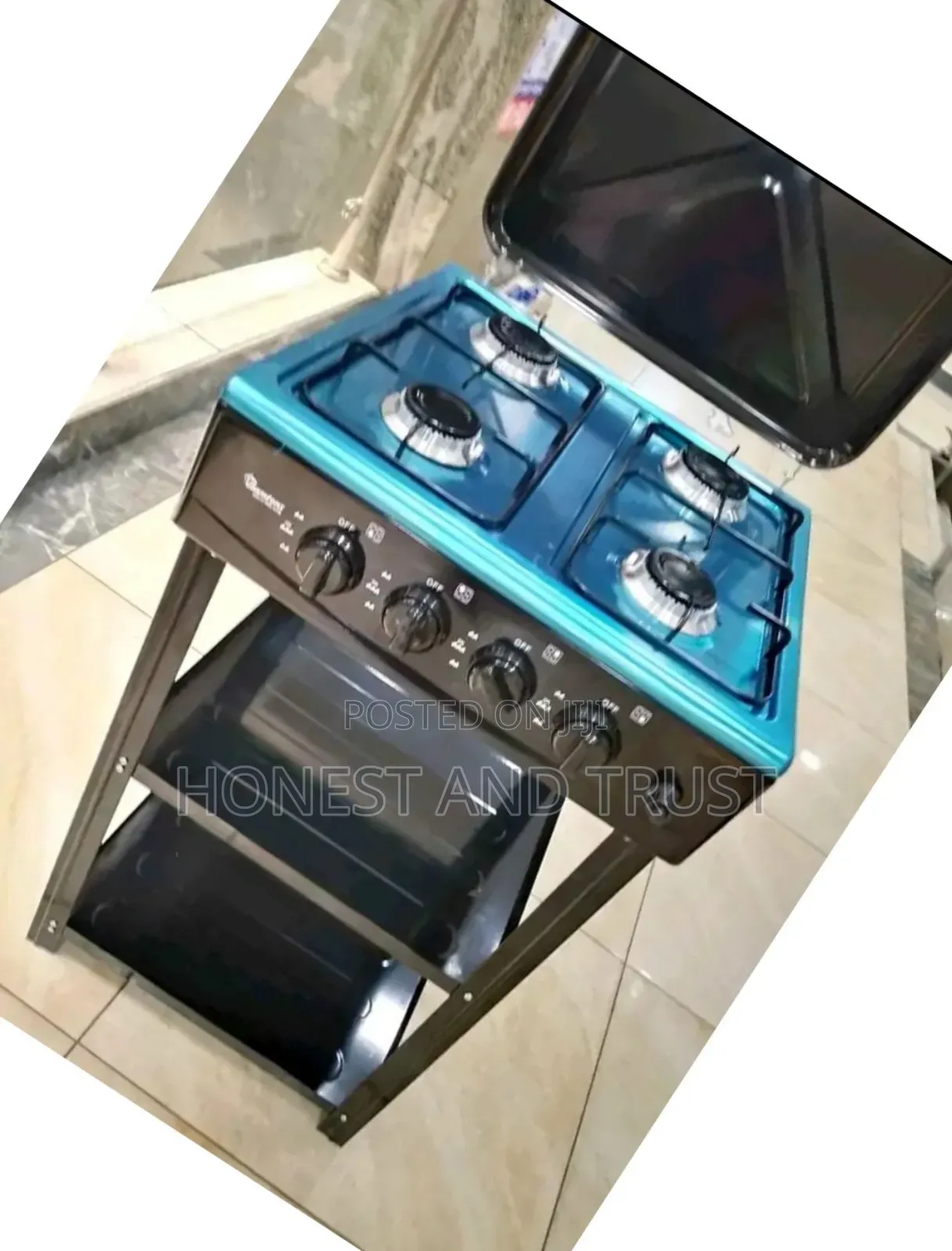 Opaque Cover Top Ramtons Cooker With 2 Shelves + 4 Burners