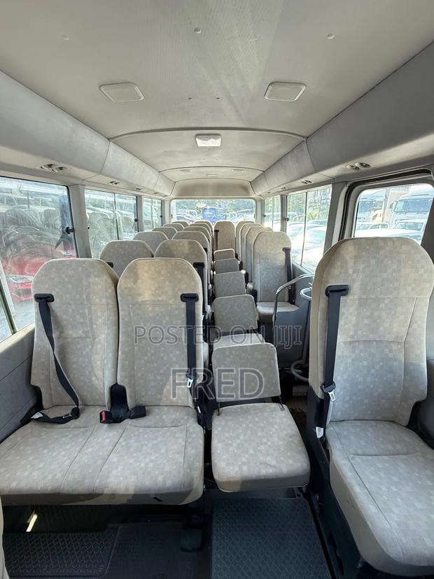 Toyota Coaster 2018 White - thumbnail 4