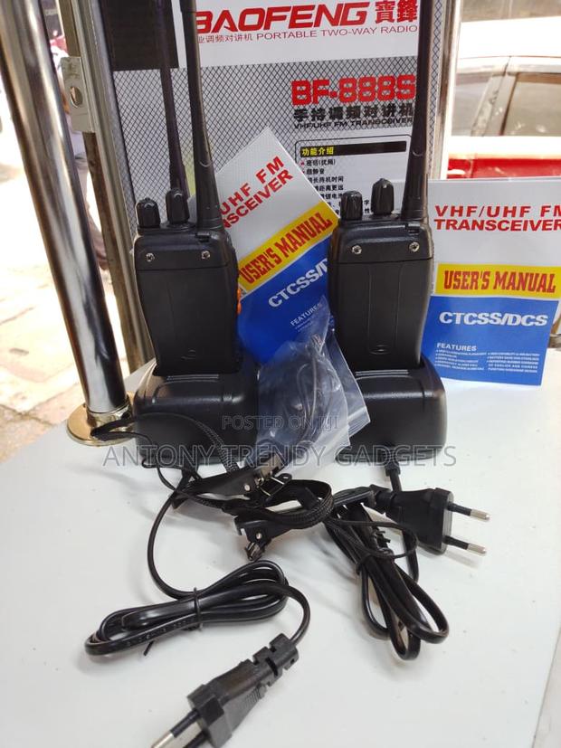 Baofeng Bf-888s Uhf Walkie-talkie With Rechargeable Battery