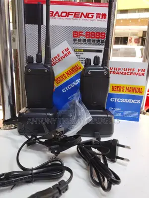 Baofeng Bf-888s Uhf Walkie-talkie With Rechargeable Battery