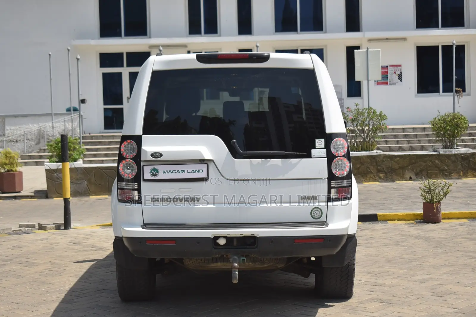 Land Rover Discovery 2014 White