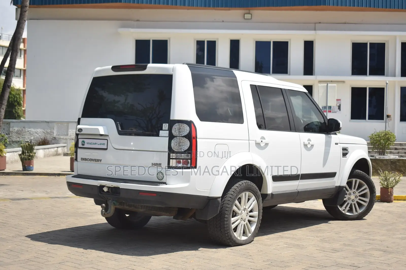 Land Rover Discovery 2014 White