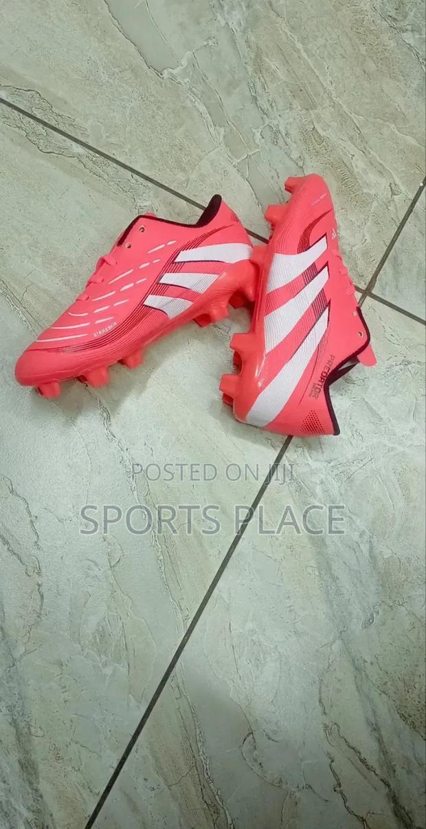 Kids Red Predator Football Boots Adidas(Size 30-34)