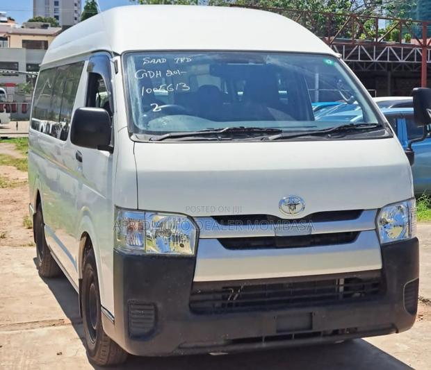 Toyota HiAce 2019 White - thumbnail 2