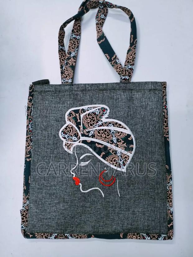 African Handbag Designer - thumbnail 3