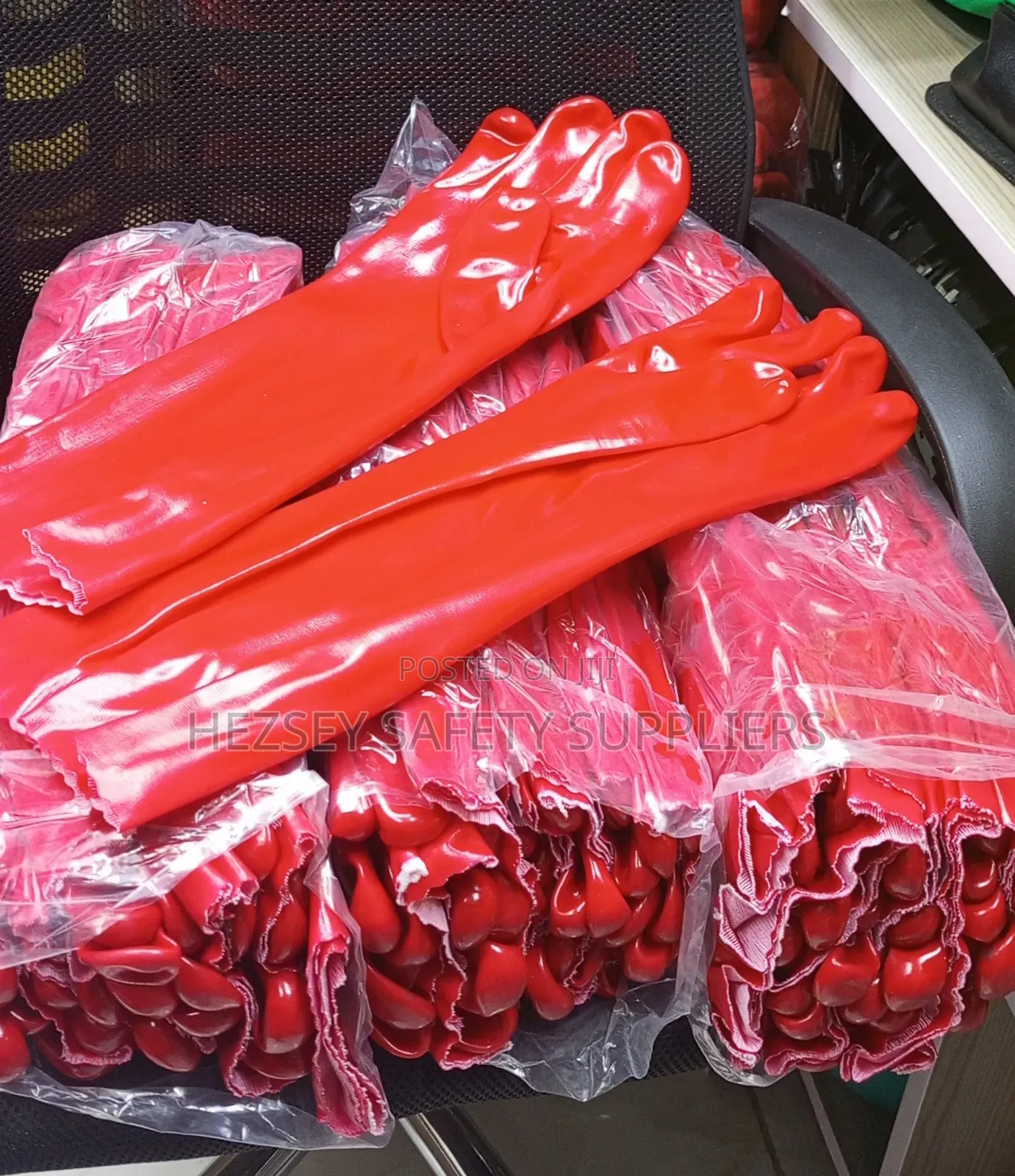 Affordable High Quality 18" P.V.C Gloves