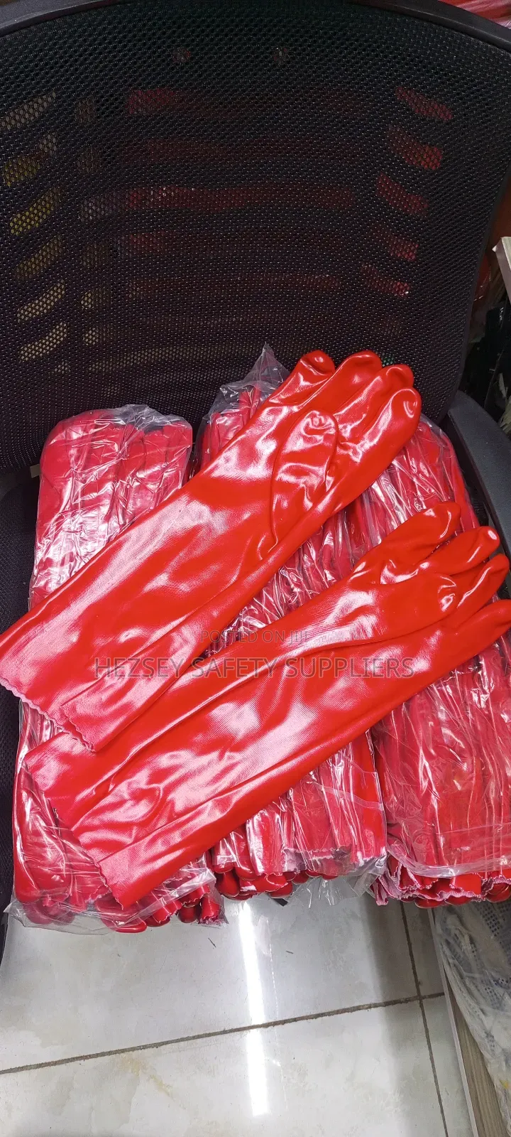 Affordable High Quality 18" P.V.C Gloves