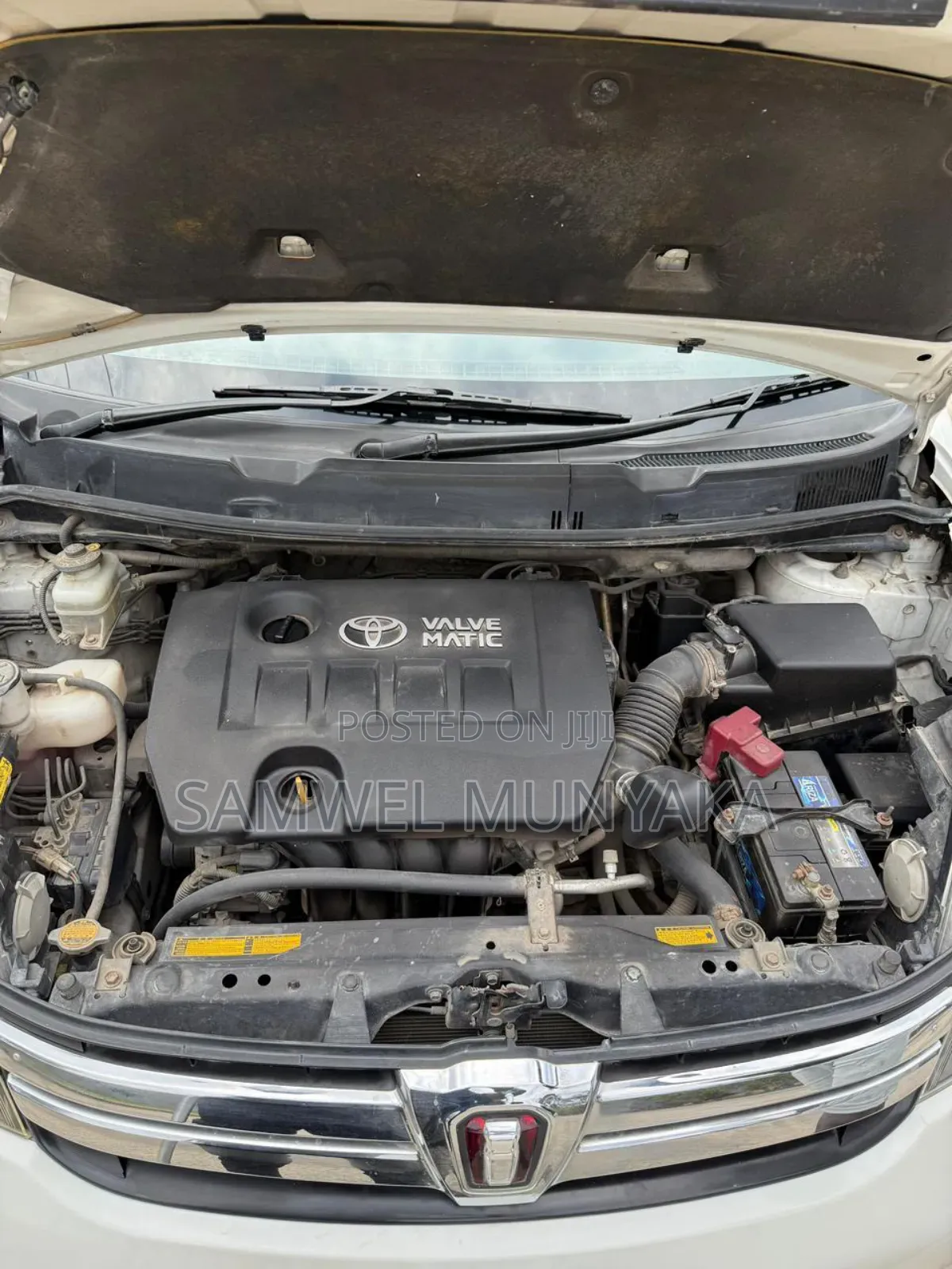 Toyota ISIS 1.8 L 2WD 2014 Pearl