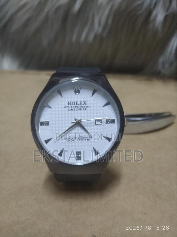 Generic Rolex Rubber Strap Watch That Shows Date - thumbnail 3
