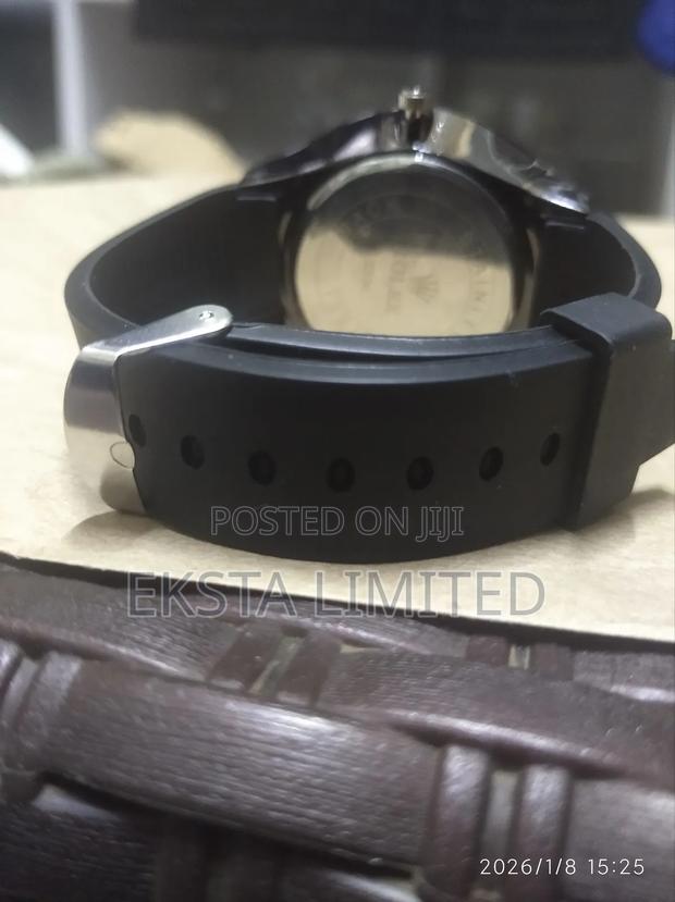 Generic Rolex Rubber Strap Watch That Shows Date - thumbnail 4