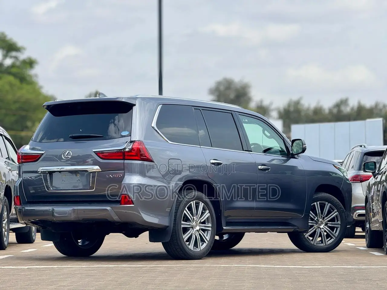 Lexus LX 570 AWD 2019 Silver
