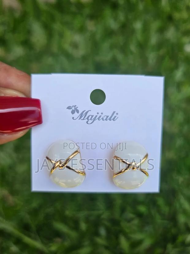 Classy Everyday Earrings - thumbnail 6