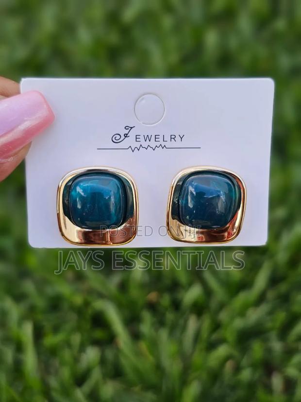 Classy Everyday Earrings - thumbnail 7