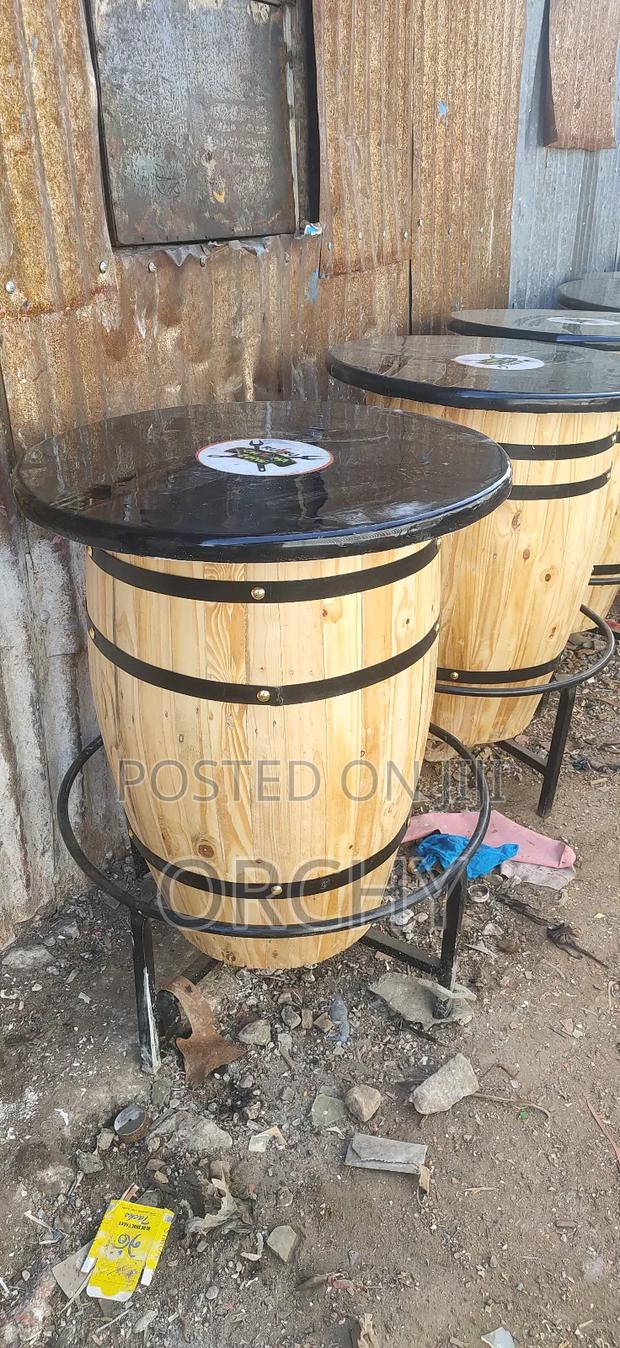 Barrel Table/ Pallet Table/ Restaurant Table - main view