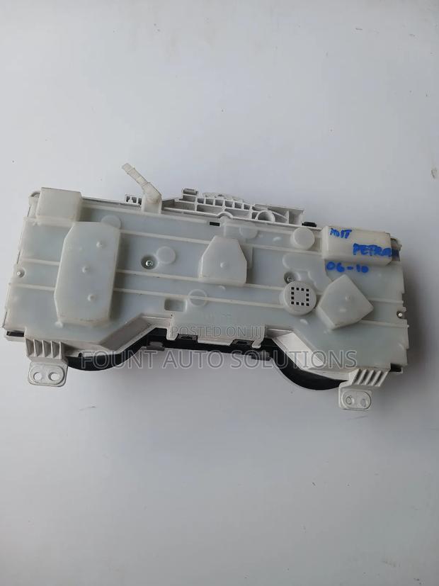 Cloak Toyota Hilux - thumbnail 2