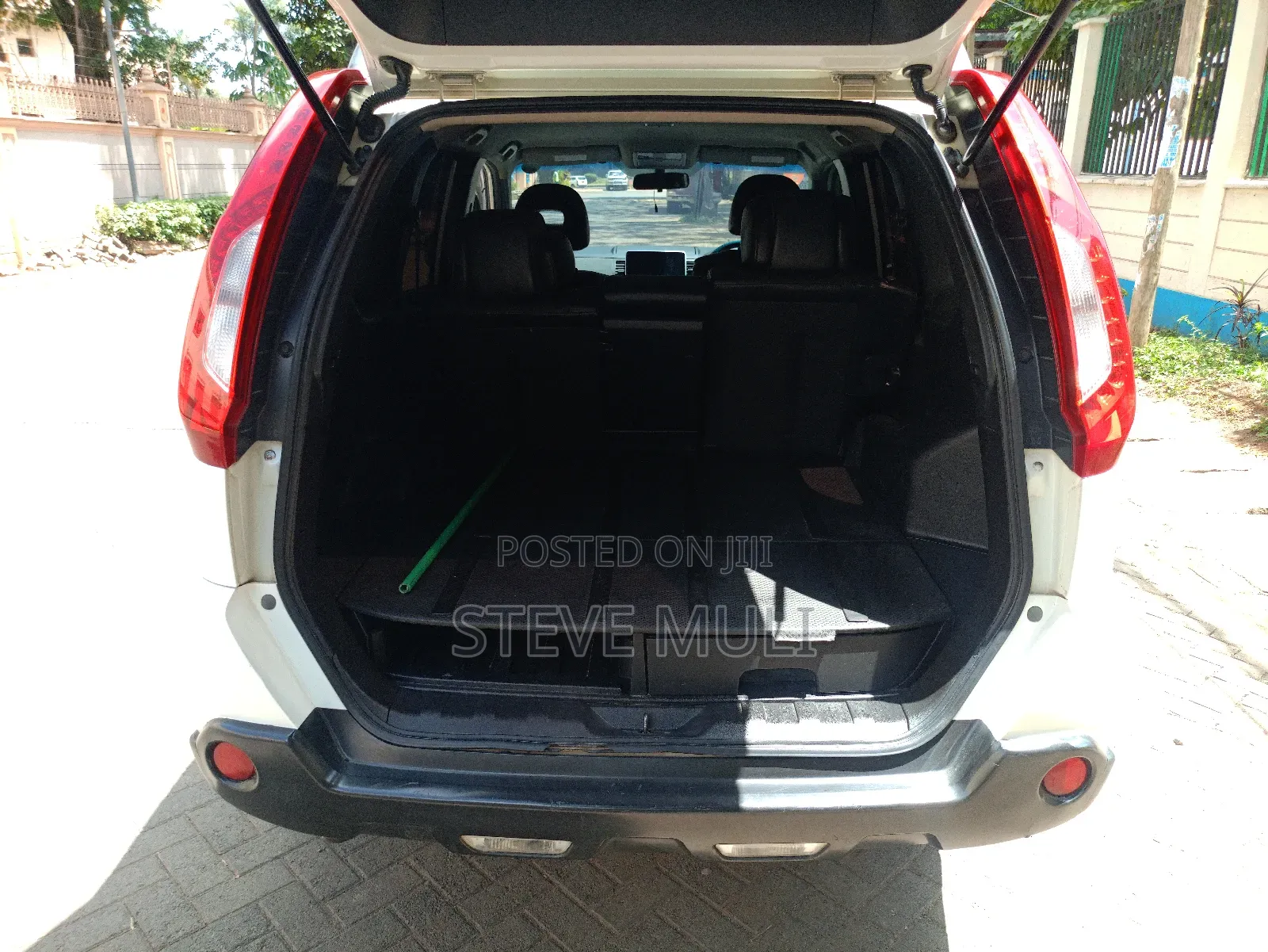 Nissan X-Trail 2.0 Petrol XE 2012 White