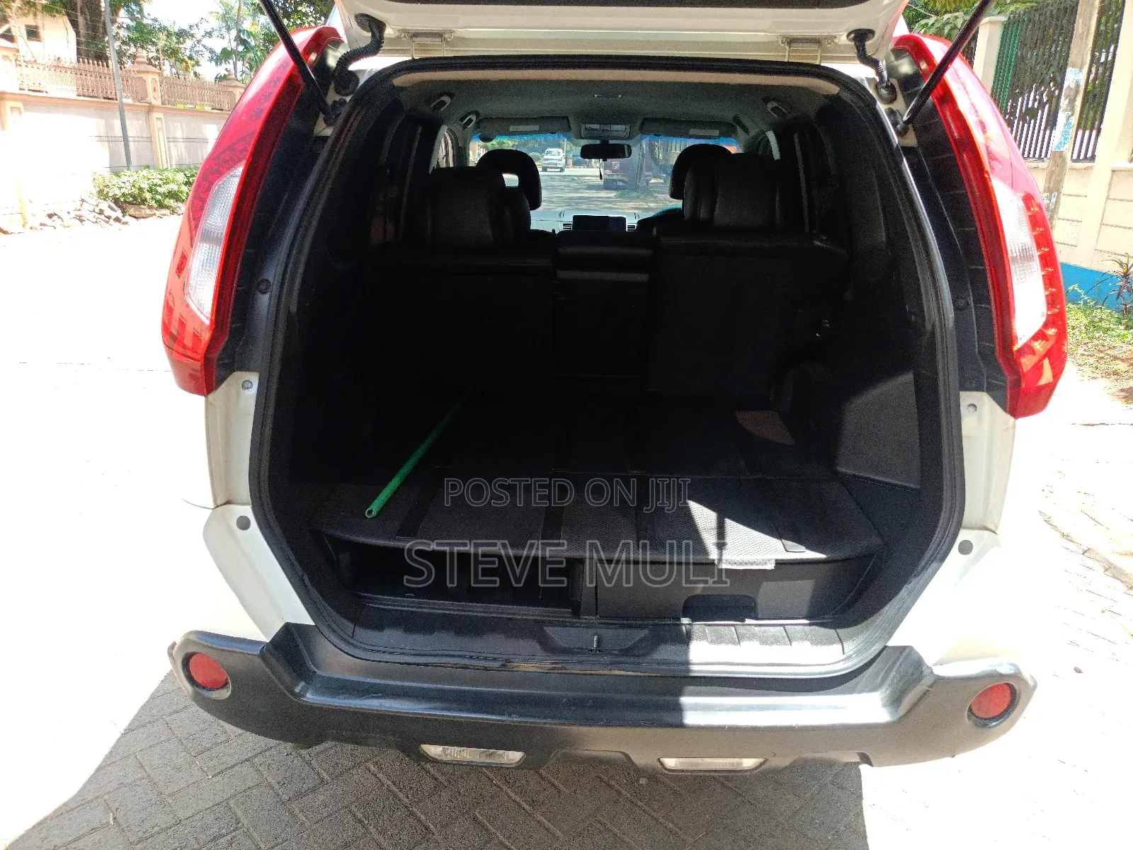 Nissan X-Trail 2.0 Petrol XE 2012 White