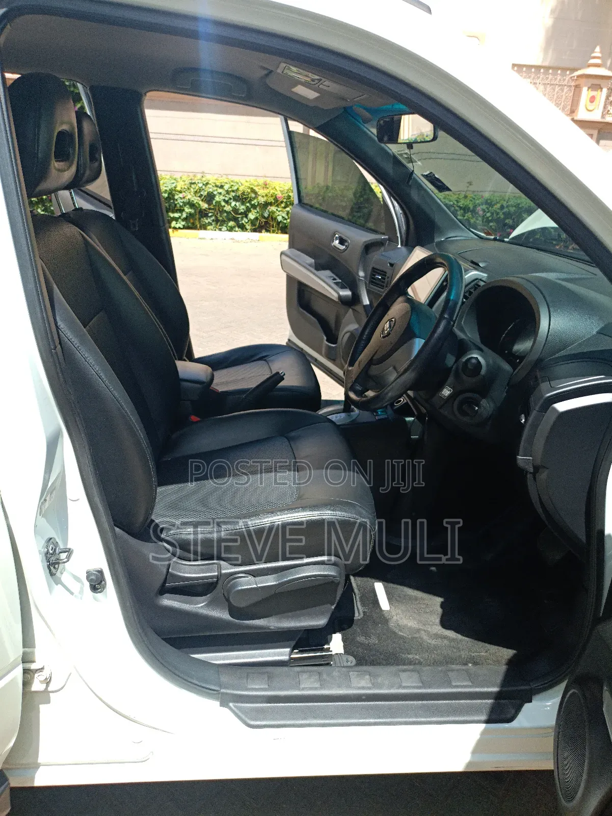 Nissan X-Trail 2.0 Petrol XE 2012 White
