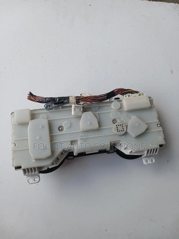 Dashboard Clock Toyota Hilux - thumbnail 3