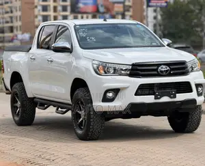 Toyota Hilux 2018 White